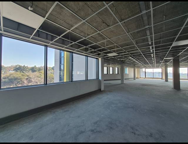 3,439M² OFFICE TO LET IN WAVERLEY